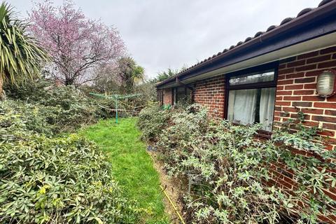 3 bedroom bungalow for sale, Fox's Walk, Langley, SO45