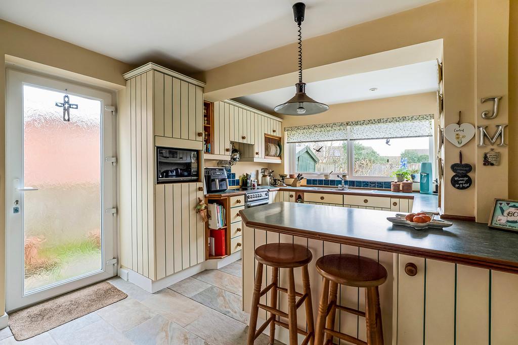 Kitchen breakfast room