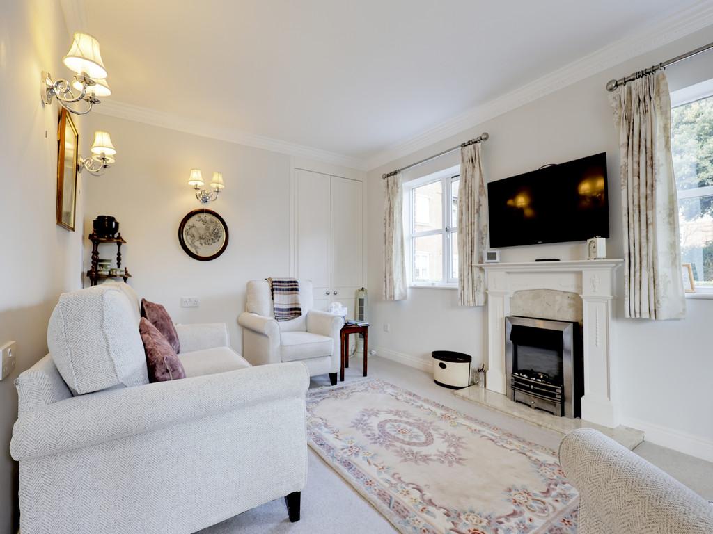 1 MMC - Living Area