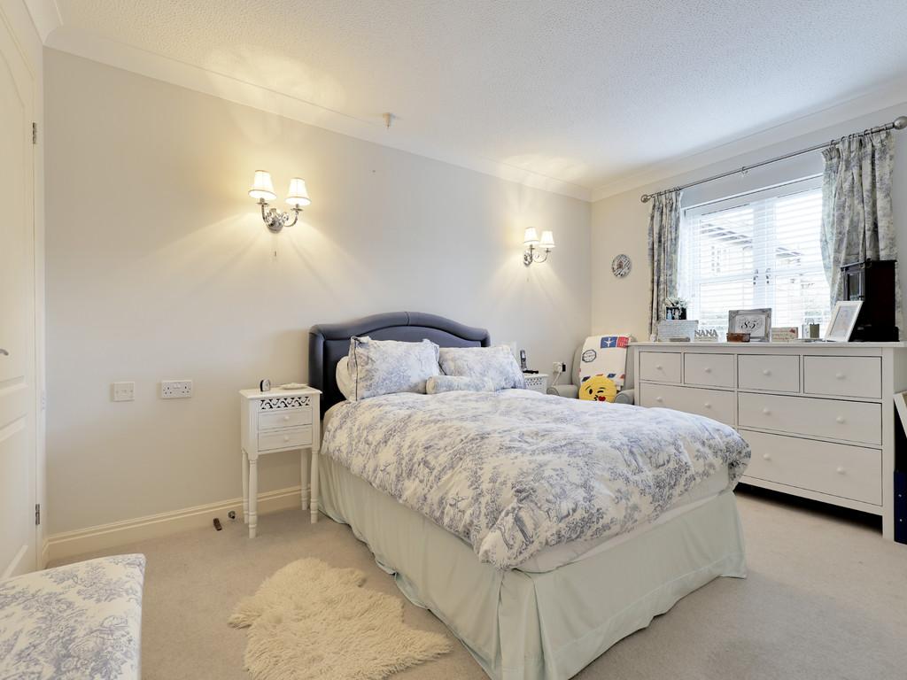 1 MMC - Bedroom Alt Angle