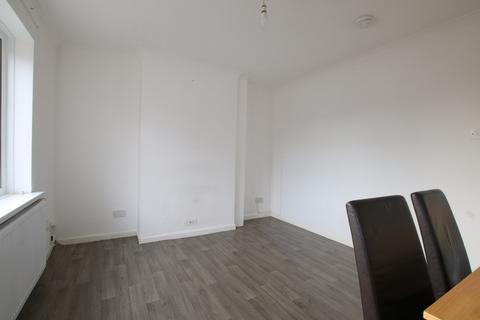 3 bedroom terraced house to rent, Colnbrook