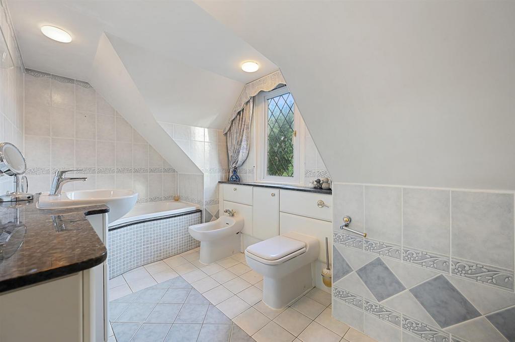 Bathroom.jpg