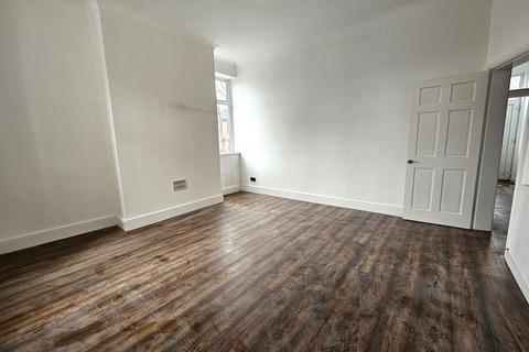 3 bedroom end of terrace house for sale, Ainsworth Road, Radcliffe M26