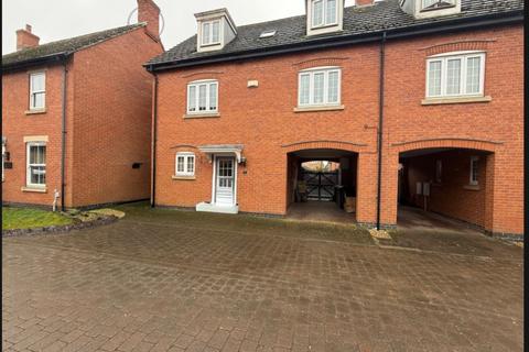 4 bedroom end of terrace house for sale, Holloway Avenue, Bourne