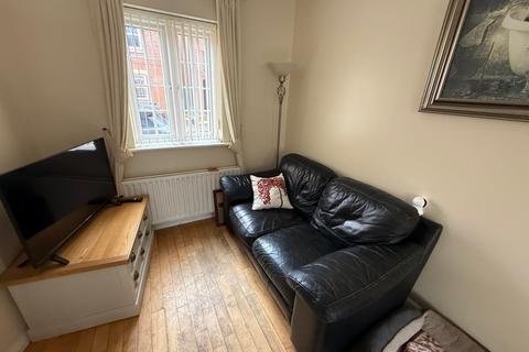 4 bedroom end of terrace house for sale, Holloway Avenue, Bourne