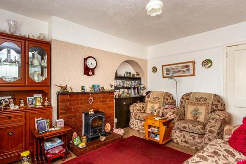 3 bedroom terraced house for sale, Highfield Road, Rushden NN10
