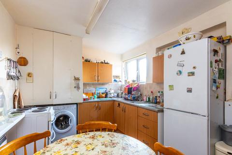 3 bedroom terraced house for sale, Highfield Road, Rushden NN10