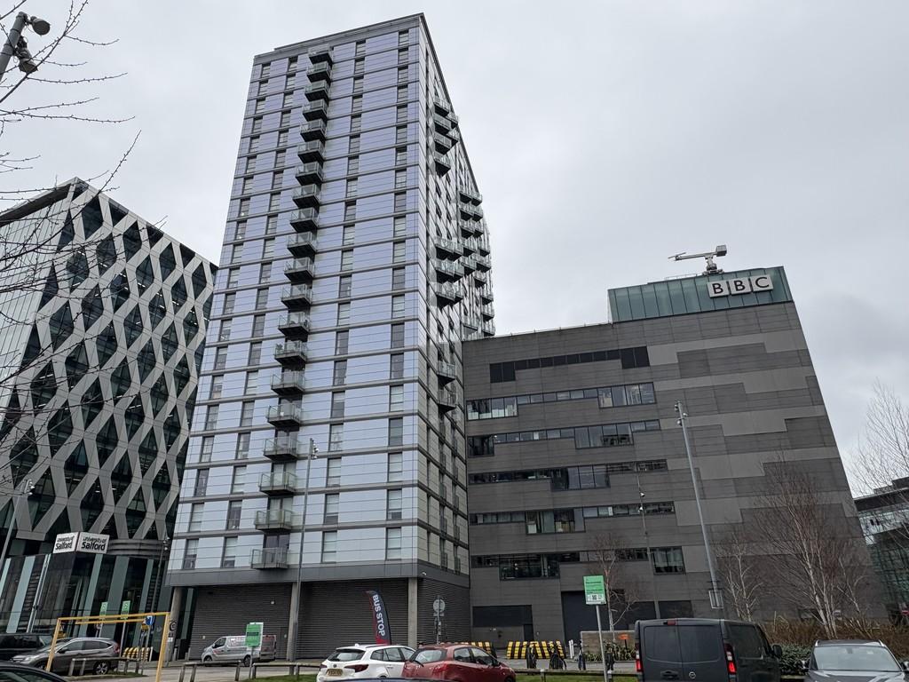Apartment in Salford, Greater Manchester - View 2