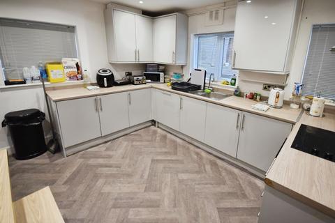 undefined, Carling Grove, Fenton