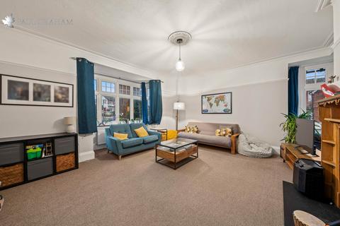 3 bedroom semi-detached house for sale, The Drive, South Wallington