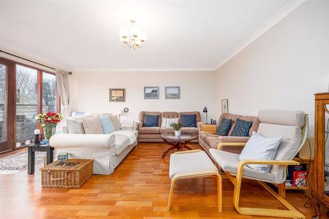 3 bedroom apartment for sale, Elderbank, Bearsden