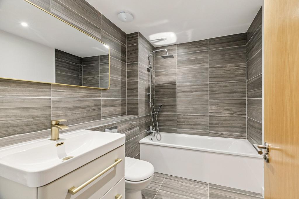 Main Bathroom