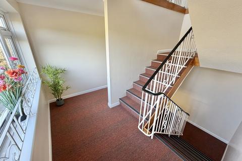 2 bedroom apartment for sale, Wallace Road, Broadstone