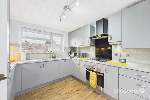 3 bedroom detached house for sale, Manor Court Drive, Armitage With Handsacre