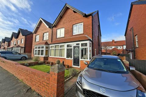 3 bedroom semi-detached house for sale, Peasholm Gardens, Scarborough YO12