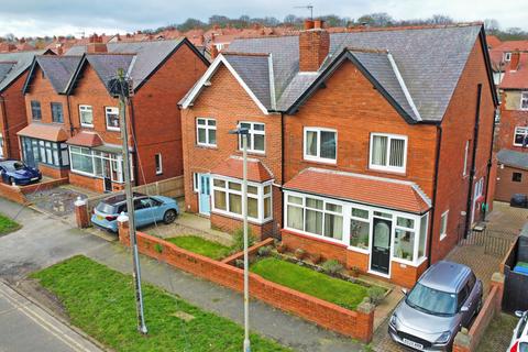 3 bedroom semi-detached house for sale, Peasholm Gardens, Scarborough YO12