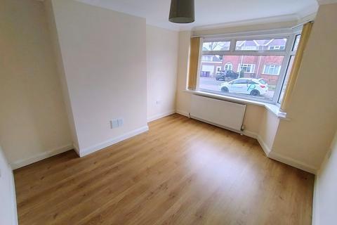 3 bedroom semi-detached house to rent, Brenton Road, Wolverhampton WV4