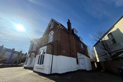 2 bedroom flat to rent, Nicoll Road, Harlesden NW10