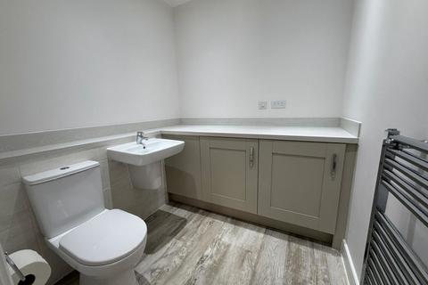 3 bedroom semi-detached house to rent, Redgrave Drive, Stafford