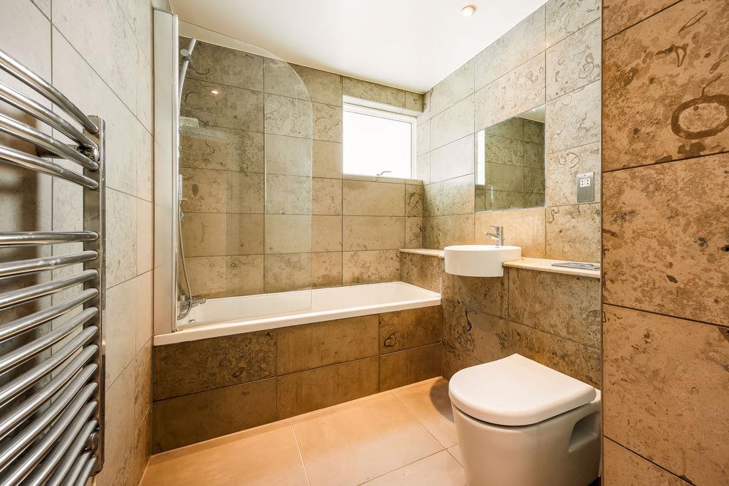 1002 Orchard Plaza-13.jpg