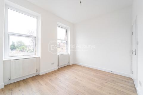 3 bedroom apartment to rent, Grand Parade, Green Lanes , London