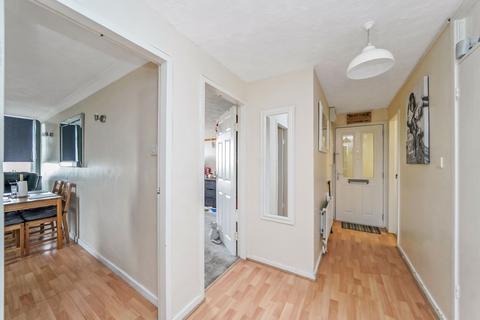 2 bedroom flat to rent, Hollyfield, Harlow