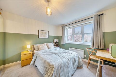 2 bedroom flat for sale, Glaisher Street, London, SE8