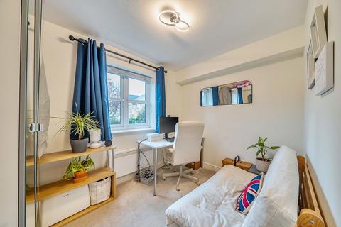 2 bedroom flat for sale, Glaisher Street, London, SE8
