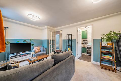 2 bedroom flat for sale, Glaisher Street, London, SE8