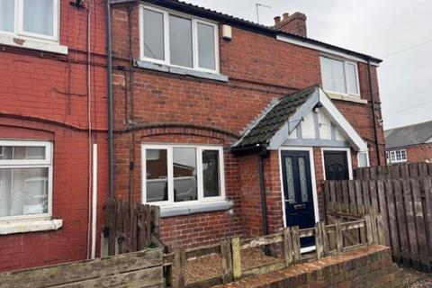 3 bedroom terraced house to rent, Duke Avenue, Maltby, S66 7JL