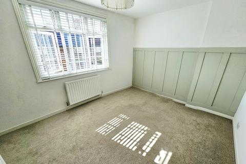 2 bedroom terraced house for sale, Manor Road, Brackley