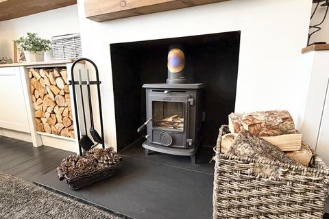 2 bedroom terraced house for sale, Manor Road, Brackley