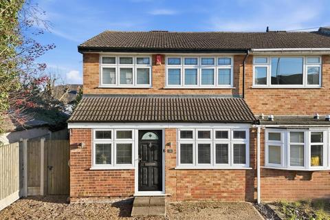 Hoylake Gardens, Romford, RM3