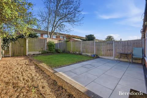 3 bedroom end of terrace house for sale, Hoylake Gardens, Romford, RM3