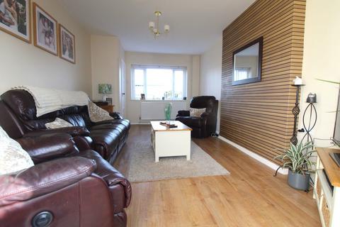 3 bedroom terraced house for sale, High Road, Beeston