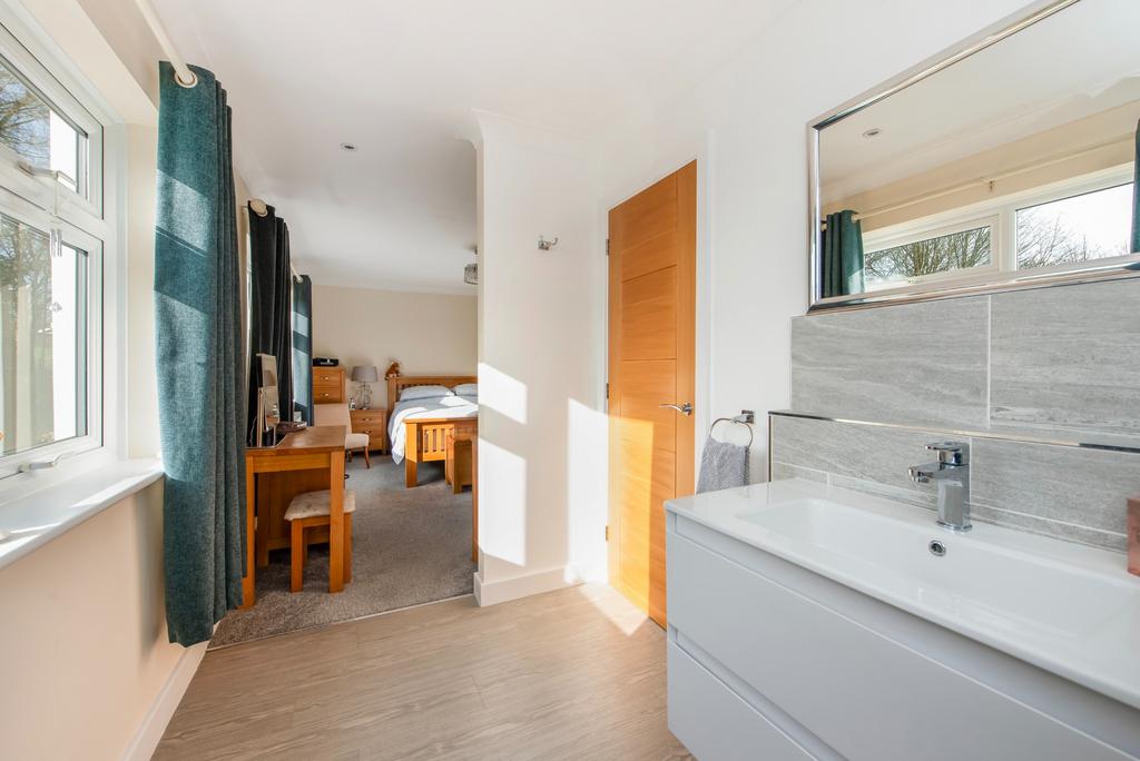 Ensuite