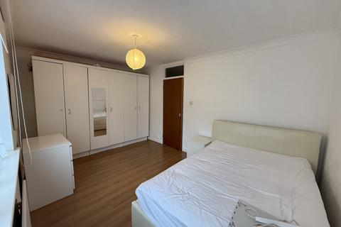 1 bedroom apartment to rent, Grange Gardens, Southgate N14