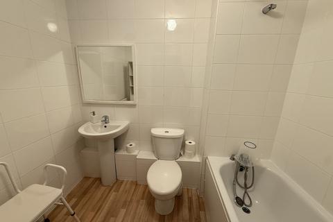 1 bedroom apartment to rent, Grange Gardens, Southgate N14