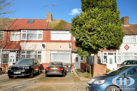 3 bedroom end of terrace house for sale, Wentworth Road, Southall