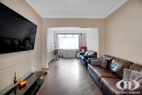 3 bedroom end of terrace house for sale, Wentworth Road, Southall