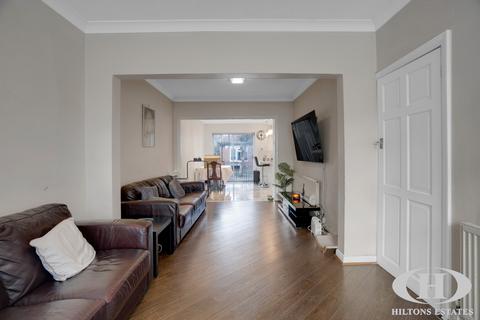 3 bedroom end of terrace house for sale, Wentworth Road, Southall