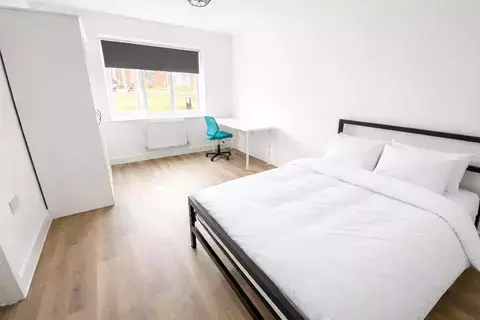 3 bedroom semi-detached house to rent, Maple Avenue, London E4