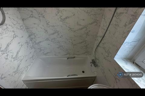 1 bedroom in a house share to rent, Malting House, London, E14