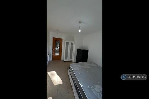 1 bedroom in a house share to rent, Malting House, London, E14