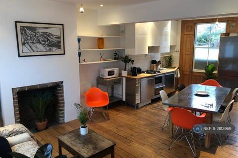 undefined, Quilter Street, London, E2