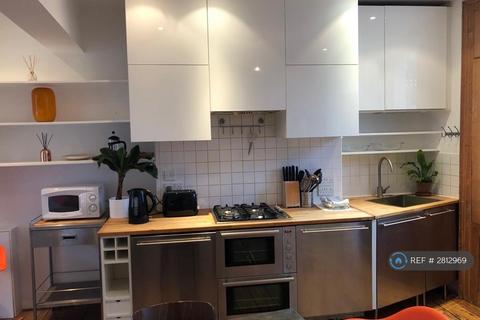 undefined, Quilter Street, London, E2