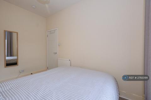 1 bedroom flat to rent, Holburn St, Aberdeen, AB10