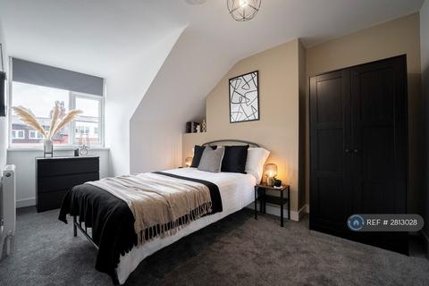 2 bedroom terraced house to rent, Autumn Place, Leeds, LS6