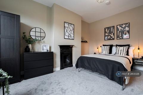 2 bedroom terraced house to rent, Autumn Place, Leeds, LS6