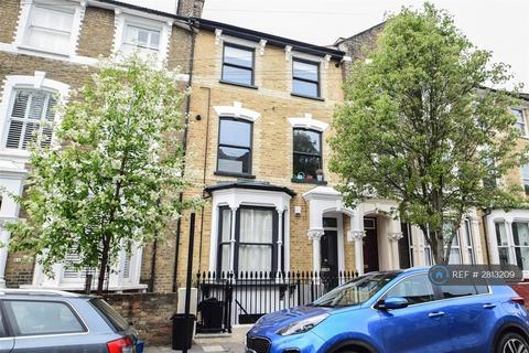 3 bedroom flat to rent, Reighton Road, London, E5